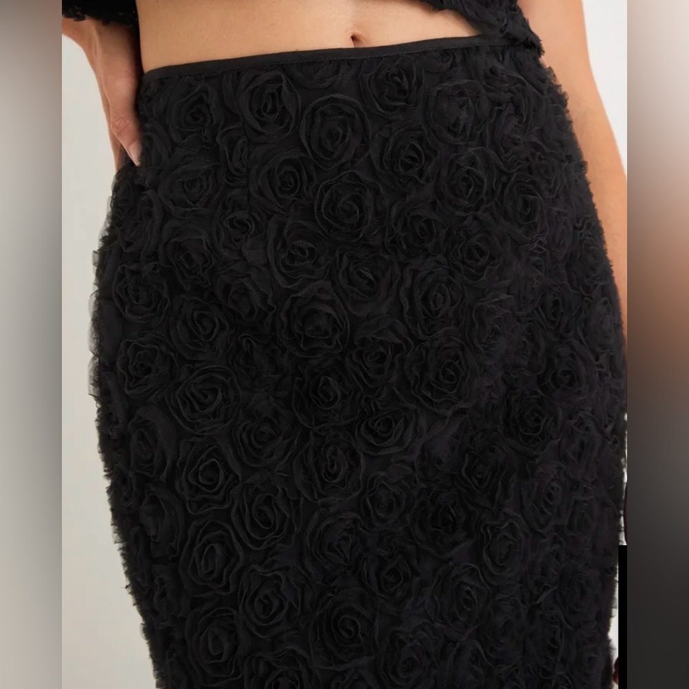 Lulu’s Luxurious Energy Black Tulle Rosette High-Waisted Midi Skirt in Black - Picture 10 of 13